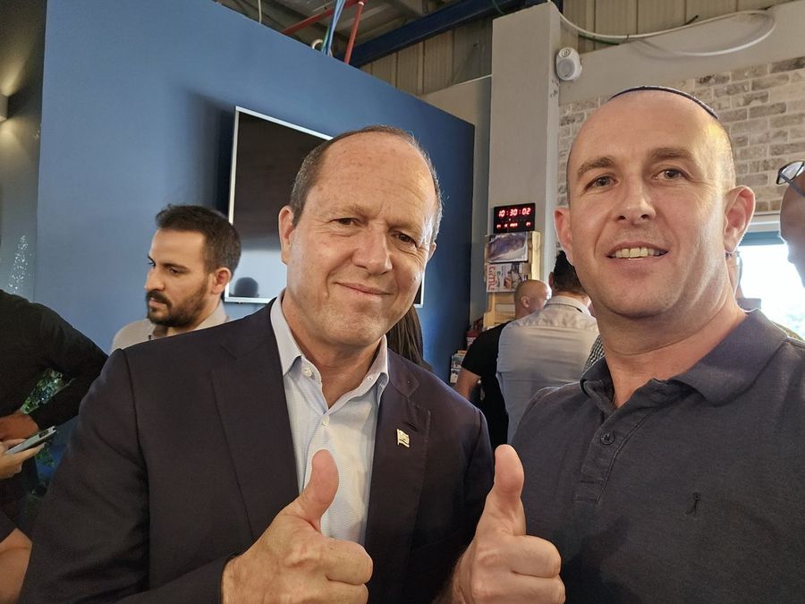 טל פאפרין בשטח