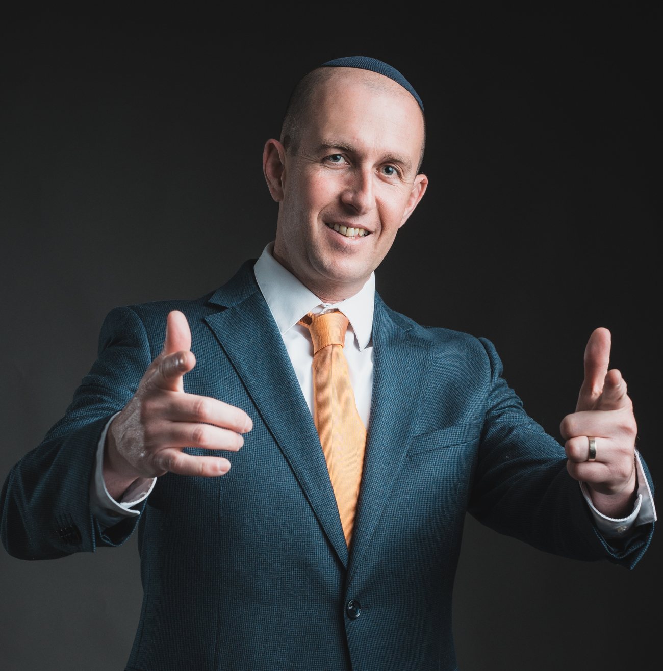 Portrait of Tal Paperin, fractional CRO and B2B sales leader